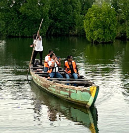 Canoe Booking, we offer the best canoeing experience in munroethuruth